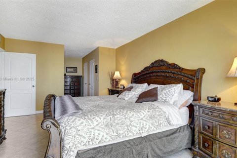 Condo in Hollywood, Florida, 2 bedrooms  № 1489819 - photo 28