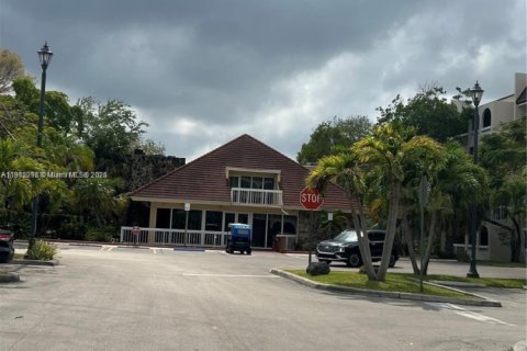 Condominio en alquiler en Miami, Florida, 1 dormitorio, 66.15 m2 № 1969216 - foto 14