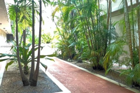 Condominio en alquiler en Miami, Florida, 1 dormitorio, 66.15 m2 № 1969216 - foto 11