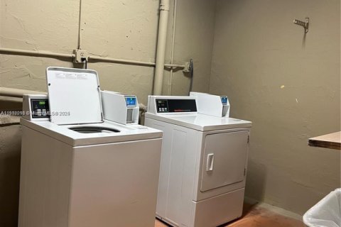 Condominio en alquiler en Miami, Florida, 1 dormitorio, 66.15 m2 № 1969216 - foto 10