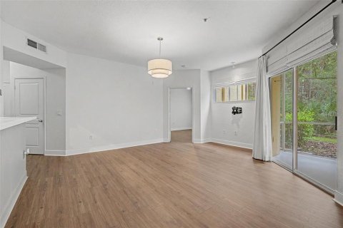 Condo in Tampa, Florida, 2 bedrooms  № 2369755 - photo 17