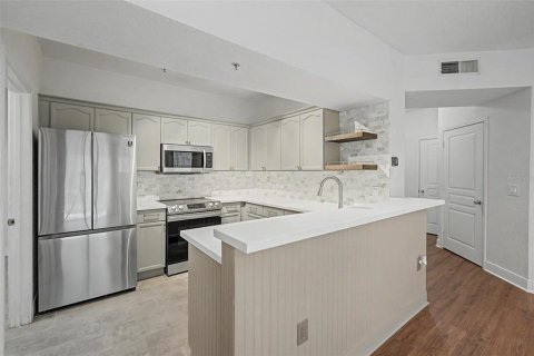 Condo in Tampa, Florida, 2 bedrooms  № 2369755 - photo 13