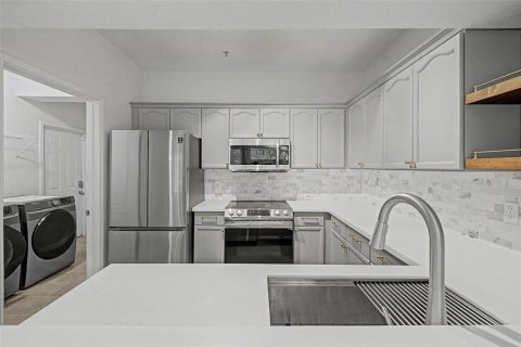 Condo in Tampa, Florida, 2 bedrooms  № 2369755 - photo 10