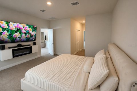 House in Poinciana, Florida 4 bedrooms, 163.32 sq.m. № 2388901 - photo 4