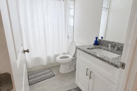House in Poinciana, Florida 4 bedrooms, 163.32 sq.m. № 2388901 - photo 11