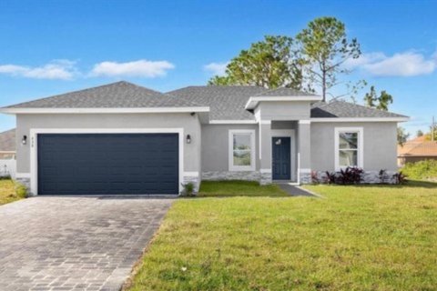House in Poinciana, Florida 4 bedrooms, 163.32 sq.m. № 2388901