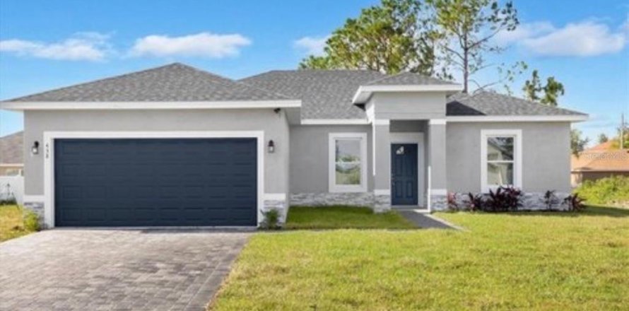 House in Poinciana, Florida 4 bedrooms, 163.32 sq.m. № 2388901