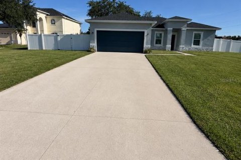 House in Poinciana, Florida 4 bedrooms, 163.32 sq.m. № 2388901 - photo 14