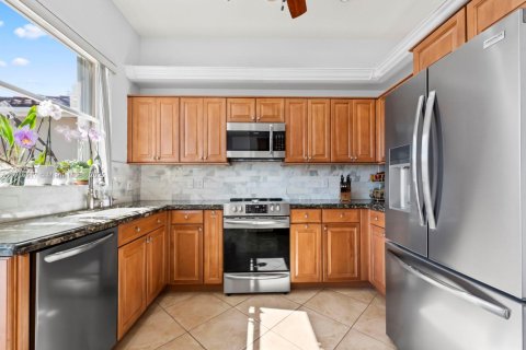 House in Miami, Florida 4 bedrooms, 204.2 sq.m. № 2080236 - photo 10