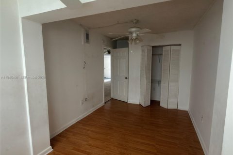 Condominio en alquiler en Miami Beach, Florida, 3 dormitorios, 69.86 m2 № 2004282 - foto 13