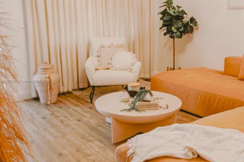 Touwnhouse à vendre à Hialeah, Floride: 2 chambres, 80.27 m2 № 1967180 - photo 4