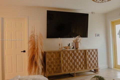 Touwnhouse à vendre à Hialeah, Floride: 2 chambres, 80.27 m2 № 1967180 - photo 7