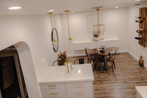 Touwnhouse à vendre à Hialeah, Floride: 2 chambres, 80.27 m2 № 1967180 - photo 10