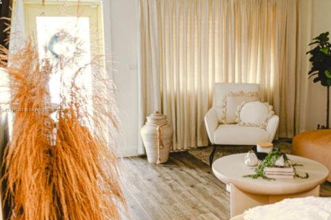 Touwnhouse à vendre à Hialeah, Floride: 2 chambres, 80.27 m2 № 1967180 - photo 6