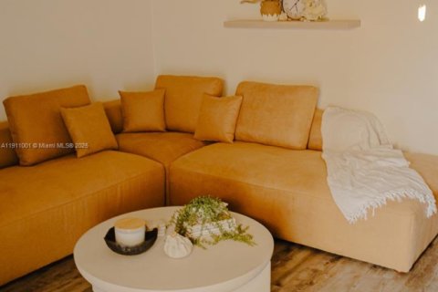 Touwnhouse à vendre à Hialeah, Floride: 2 chambres, 80.27 m2 № 1967180 - photo 3