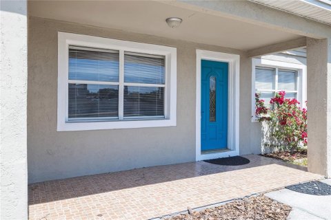 Casa en Tampa, Florida 4 dormitorios, 124.21 m2 № 2222193