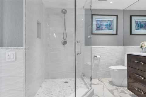 Condo in Miami Beach, Florida, 2 bedrooms № 1991444 - photo 28