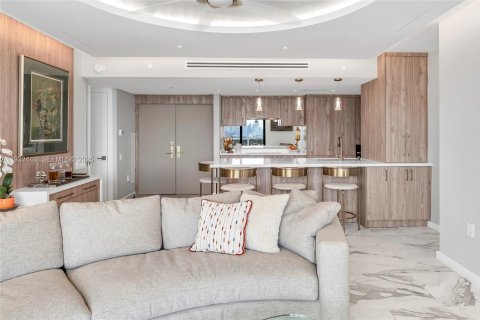 Condo in Miami Beach, Florida, 2 bedrooms № 1991444 - photo 8
