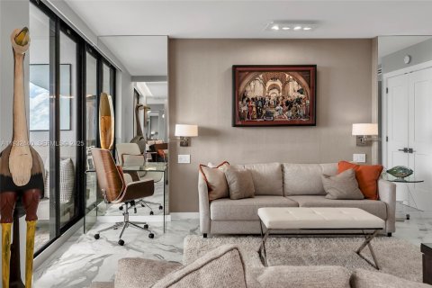 Condo in Miami Beach, Florida, 2 bedrooms № 1991444 - photo 24
