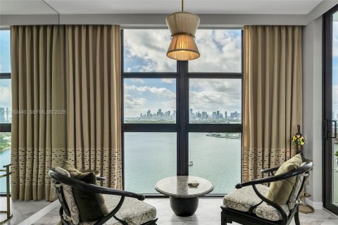Condo in Miami Beach, Florida, 2 bedrooms № 1991444 - photo 15