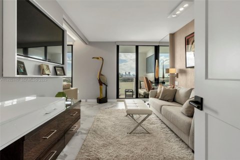 Condo in Miami Beach, Florida, 2 bedrooms № 1991444 - photo 29