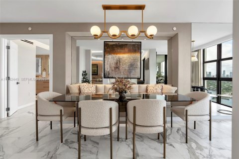 Condo in Miami Beach, Florida, 2 bedrooms № 1991444 - photo 17