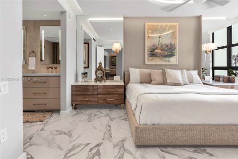 Condo in Miami Beach, Florida, 2 bedrooms № 1991444 - photo 30