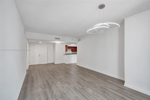 Condo in Coral Gables, Florida, 3 bedrooms  № 1923700 - photo 7