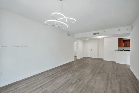 Condo in Coral Gables, Florida, 3 bedrooms  № 1923700 - photo 9