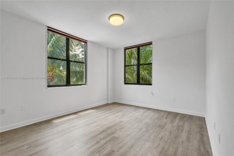 Condo in Coral Gables, Florida, 3 bedrooms  № 1923700 - photo 21
