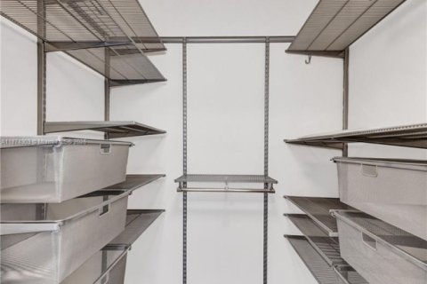 Condo in Coral Gables, Florida, 3 bedrooms  № 1923700 - photo 30