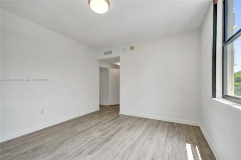 Condo in Coral Gables, Florida, 3 bedrooms  № 1923700 - photo 23