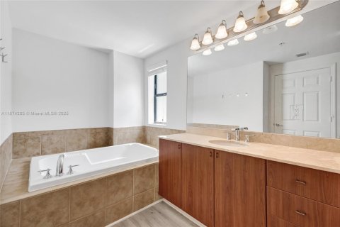 Condo in Coral Gables, Florida, 3 bedrooms  № 1923700 - photo 27