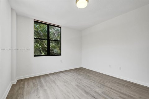 Condo in Coral Gables, Florida, 3 bedrooms  № 1923700 - photo 24