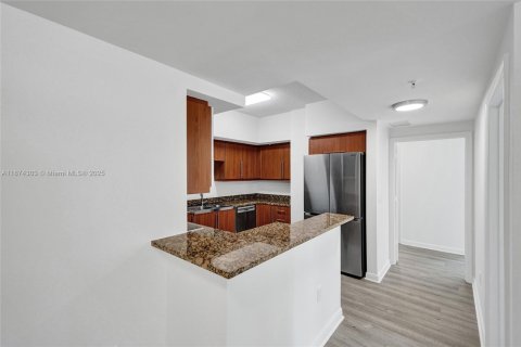 Condo in Coral Gables, Florida, 3 bedrooms  № 1923700 - photo 11