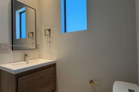 Casa en venta en Hollywood, Florida, 5 dormitorios, 298.87 m2 № 1975394 - foto 10