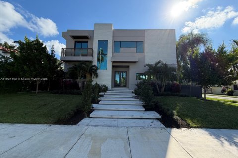 Casa en venta en Hollywood, Florida, 5 dormitorios, 298.87 m2 № 1975394 - foto 3