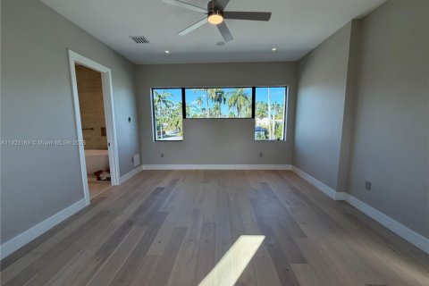 Casa en venta en Hollywood, Florida, 5 dormitorios, 298.87 m2 № 1975394 - foto 24