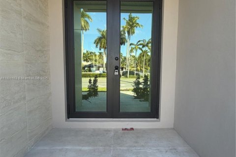 Casa en venta en Hollywood, Florida, 5 dormitorios, 298.87 m2 № 1975394 - foto 7