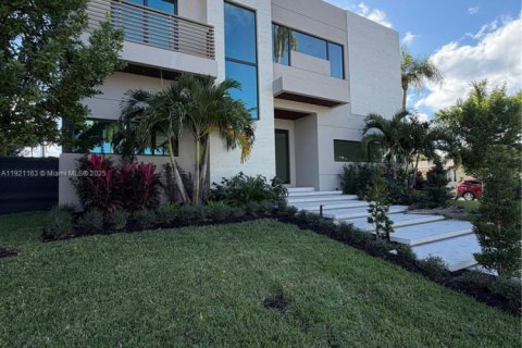 Casa en venta en Hollywood, Florida, 5 dormitorios, 298.87 m2 № 1975394 - foto 5
