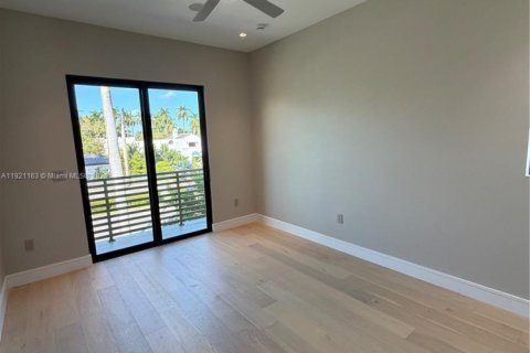 Casa en venta en Hollywood, Florida, 5 dormitorios, 298.87 m2 № 1975394 - foto 20