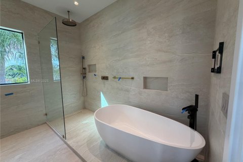 Casa en venta en Hollywood, Florida, 5 dormitorios, 298.87 m2 № 1975394 - foto 25