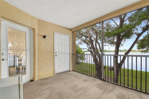 Condo in Oakland Park, Florida, 2 bedrooms  № 2035893 - photo 26