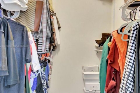 Condo in Oakland Park, Florida, 2 bedrooms  № 2035893 - photo 23