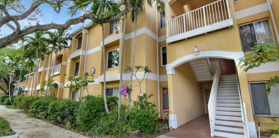 Condo in Oakland Park, Florida, 2 bedrooms  № 2035893