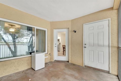 Condo in Oakland Park, Florida, 2 bedrooms  № 2035893 - photo 28