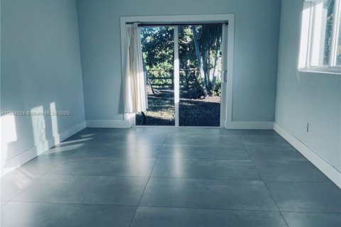 Casa en venta en Miami, Florida, 4 dormitorios, 166.02 m2 № 1841169 - foto 16