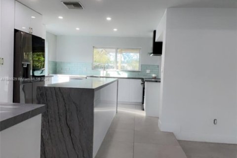 Casa en venta en Miami, Florida, 4 dormitorios, 166.02 m2 № 1841169 - foto 14