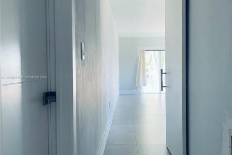 Casa en venta en Miami, Florida, 4 dormitorios, 166.02 m2 № 1841169 - foto 15