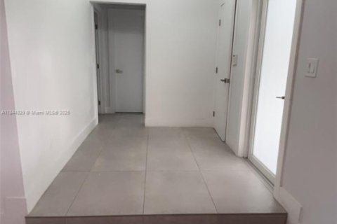 Casa en venta en Miami, Florida, 4 dormitorios, 166.02 m2 № 1841169 - foto 4
